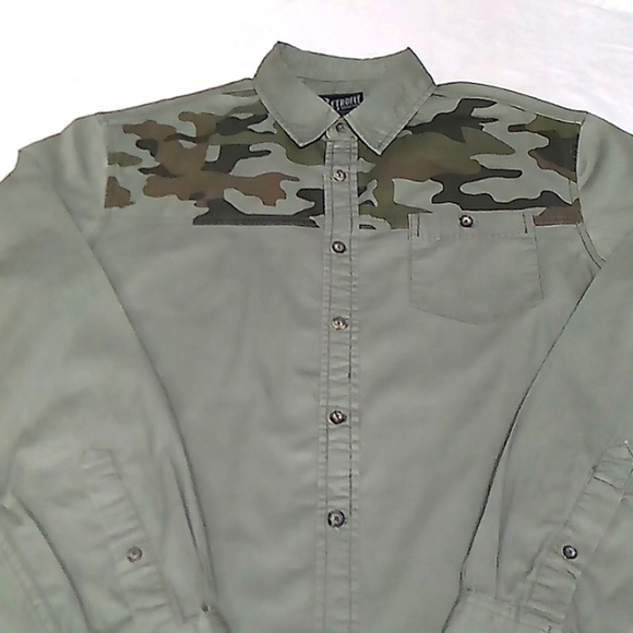 Retrofit..Long Sleeve Button Down..Sz S..Green - Picture 5 of 5